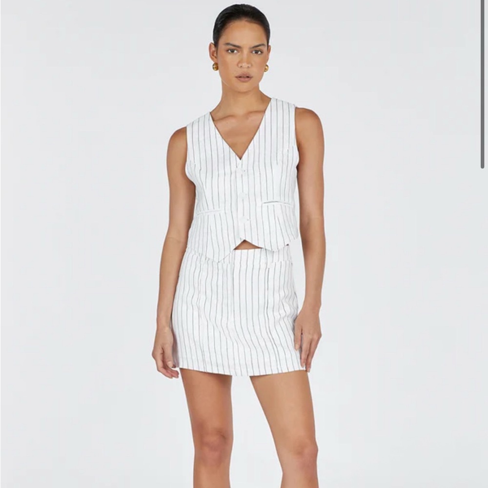 DISSH White and Black Striped Set